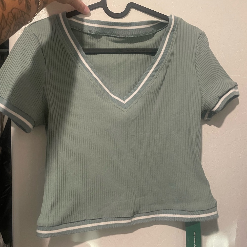 Green v neck easy wear
